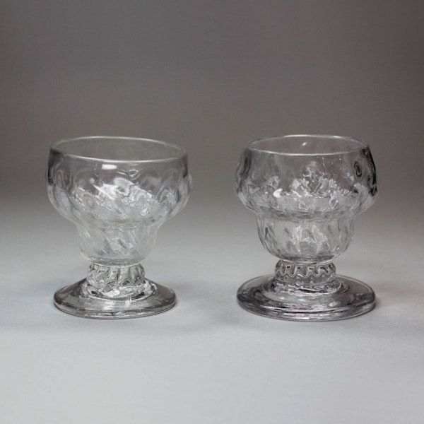 Pair of English monteith or bonnet glasses c.1760 - image 1