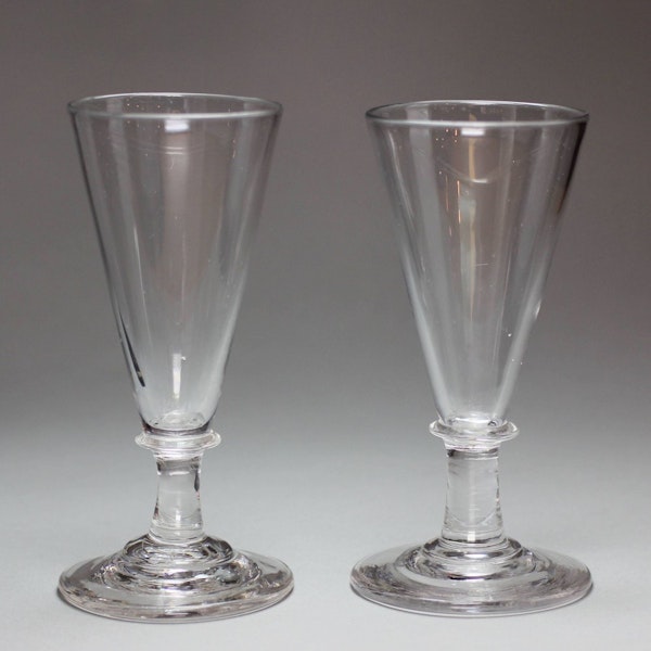 Pair of English wine glasses, 18th century - image 1