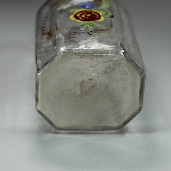 Bohemian glass flask, mid 18th century - image 3