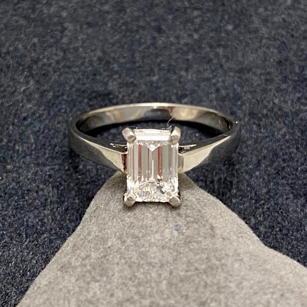 Emerald Cut Diamond Ring in 18ct White Gold date circa 1970, SHAPIRO & Co since1979 - image 1