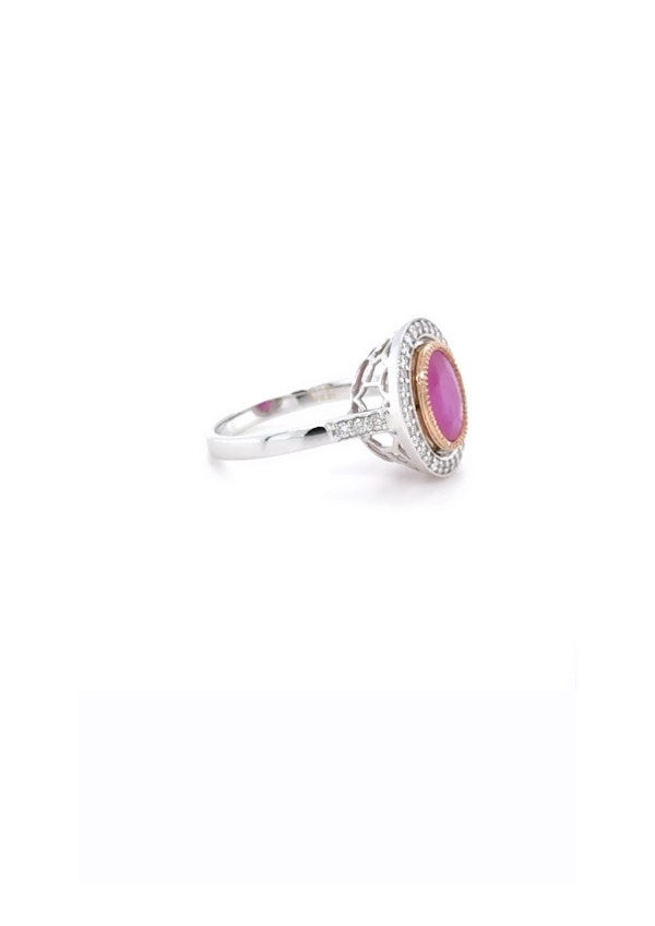 Pink-red oval ruby & diamond ring 18k white gold - image 3