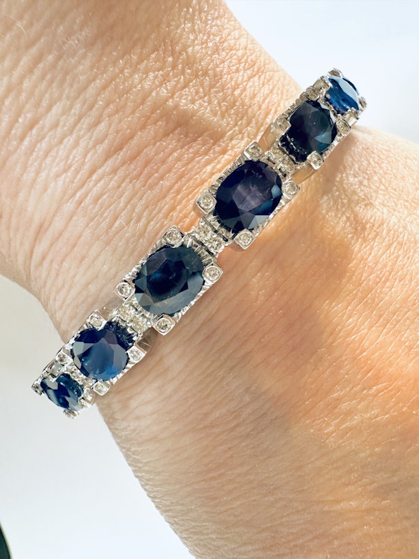 Natural Blue Sapphire 9.03ct & Diamond 0.56ct Bangle - image 6