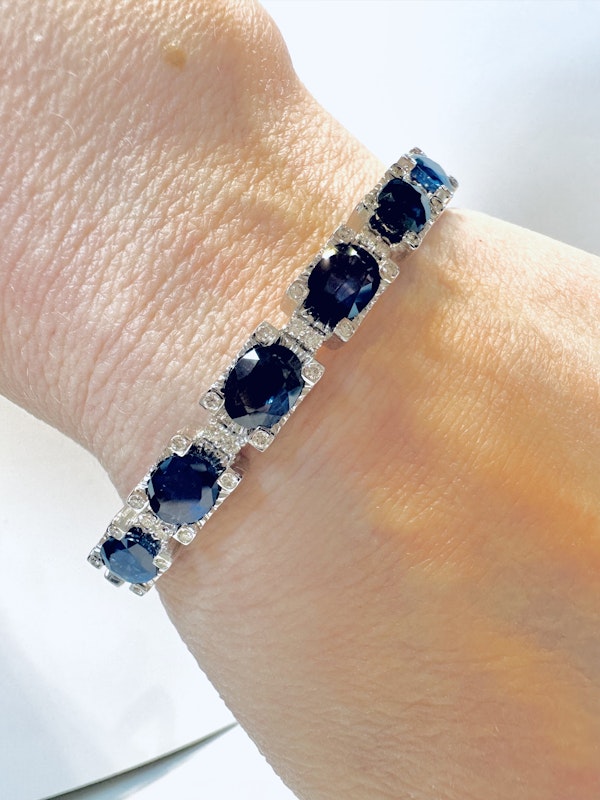 Natural Blue Sapphire 9.03ct & Diamond 0.56ct Bangle - image 5