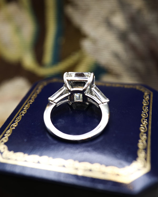 An extraordinary Platinum (tested)  Emerald Cut Diamond Solitaire Ring - image 2