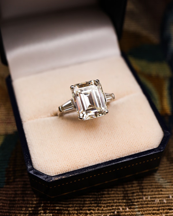 An extraordinary Platinum (tested)  Emerald Cut Diamond Solitaire Ring - image 3