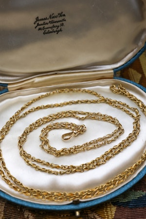 Downstairs at Grays: A very fine 15 carat (stamped), Yellow Gold Long Guard Chain, with a matching 15 carat (stamped), Yellow Gold  Lobster Claw Clasp,  English, Circa 1880