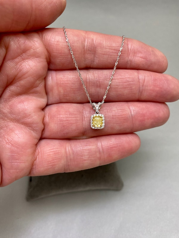 Yellow Diamond Pendant in 18ct White Gold date circa 1980, SHAPIRO & Co since1979 - image 2