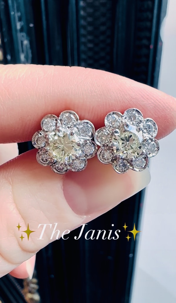 2.45ct Diamond Cluster Earrings - image 4