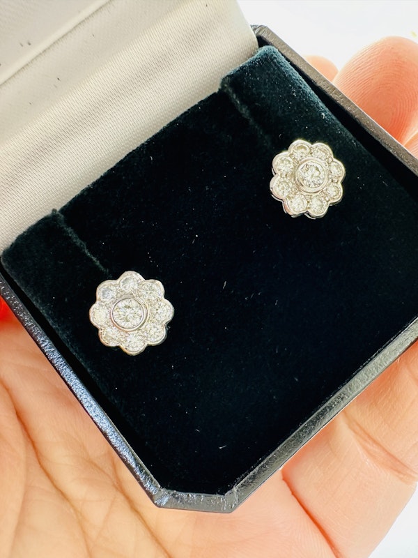 1.40ct Diamond Cluster Earrings - image 4