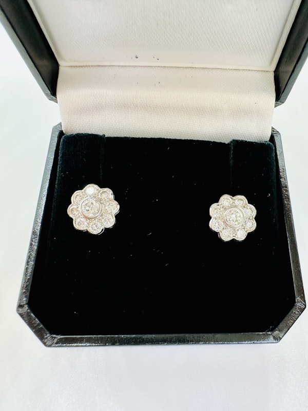 1.40ct Diamond Cluster Earrings - image 6