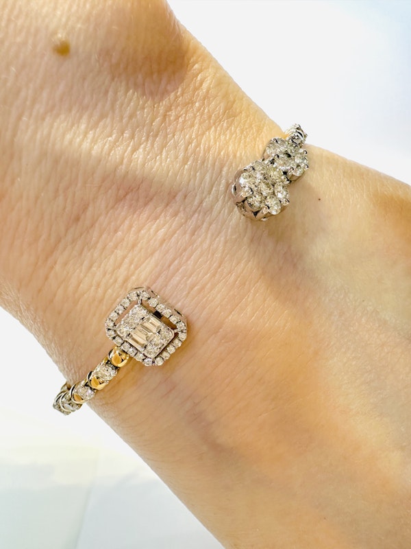 2.00ct Diamond Bangle. - image 2