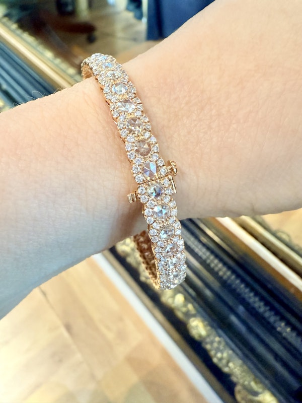 6.50ct Diamond Bangle. - image 10