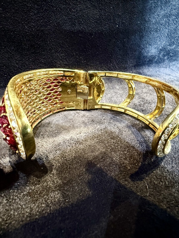 40.00ct Natural Ruby & 18.00ct Diamond Bangle - image 7