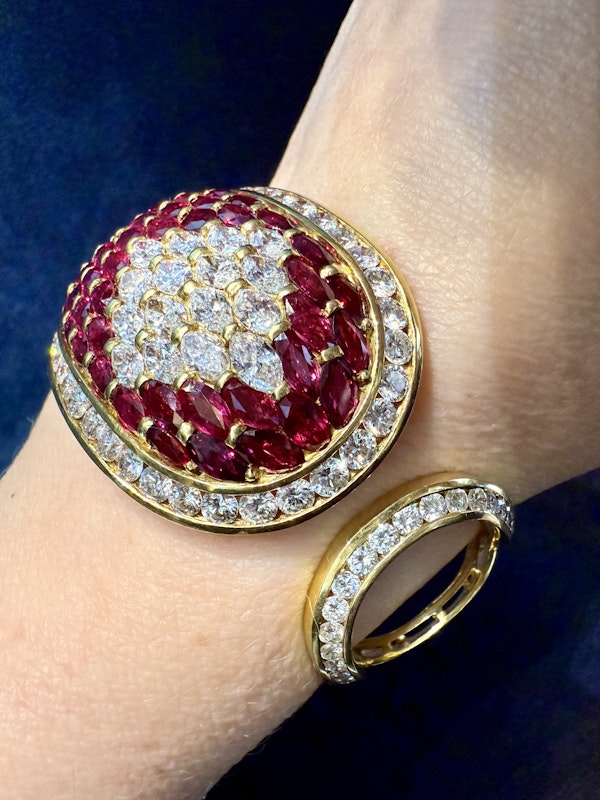 40.00ct Natural Ruby & 18.00ct Diamond Bangle - image 10