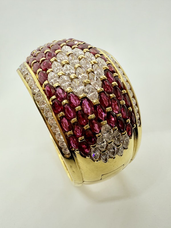 40.00ct Natural Ruby & 18.00ct Diamond Bangle - image 12