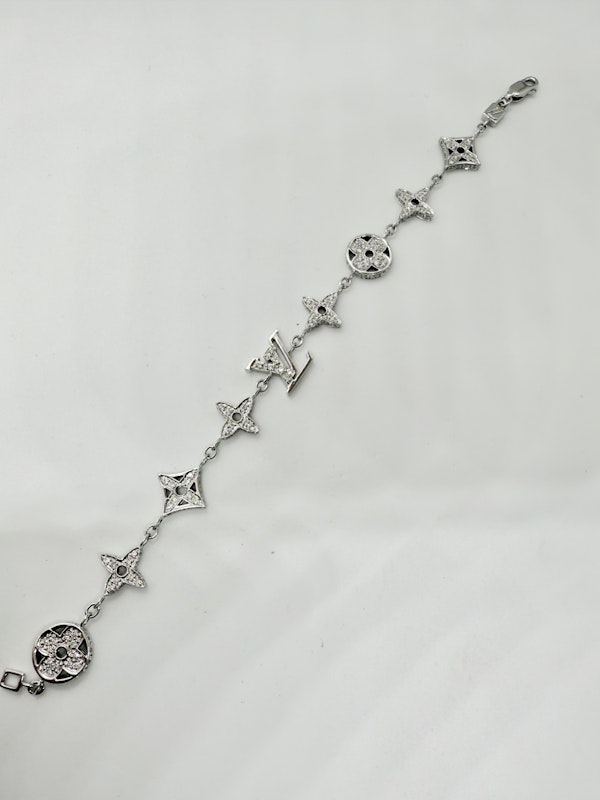 LV Floragram Diamond Bracelet. Pre - owned. - image 5