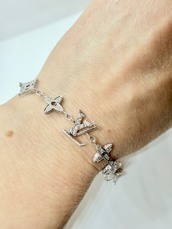 LV Floragram Diamond Bracelet. Pre - owned. - image 3