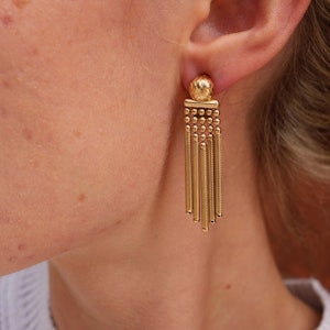 A Pair of fine 1940's vintage Drop Earrings @ Marks - spencer_marks@hotmail.com - 07855 315382