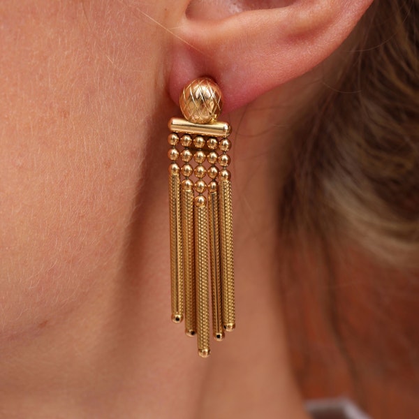 A Pair of fine 1940's vintage Drop Earrings - image 3