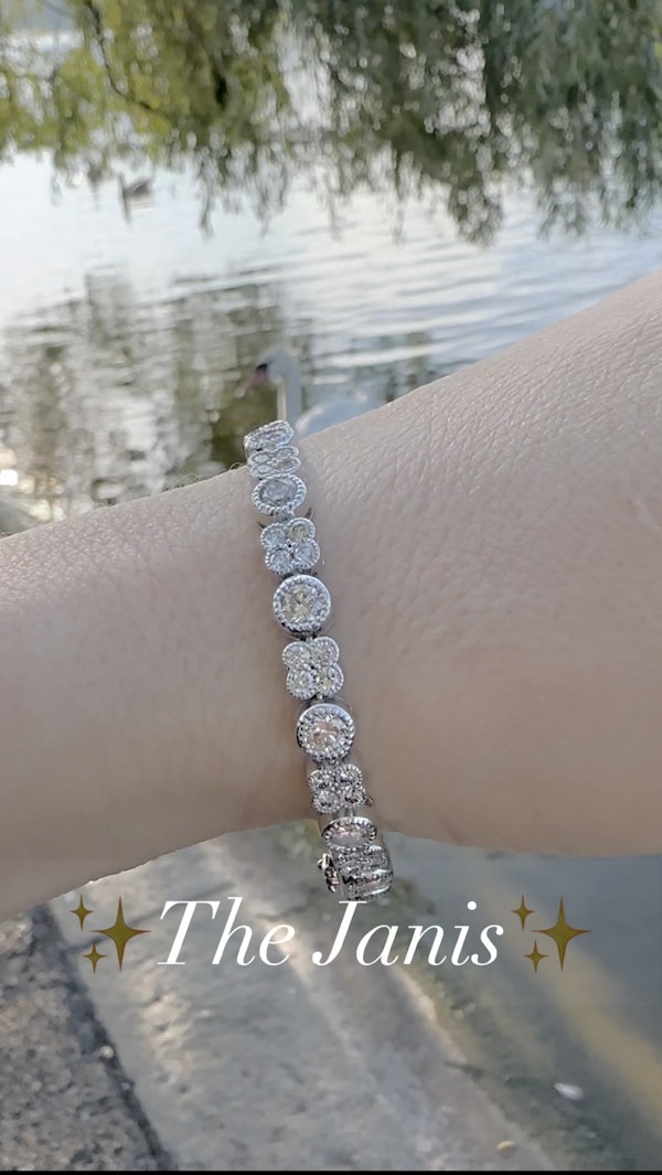 6.90ct Diamond Tennis/Line Bracelet. - image 4