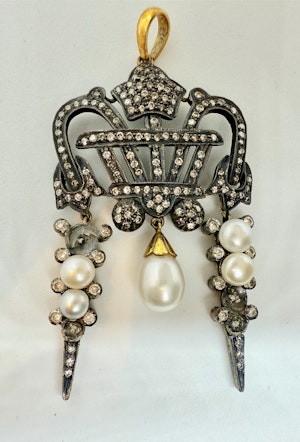 Gold & Silver, Diamond & Pearl Necklace.
