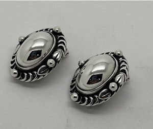 Georg Jensen Ear Clips Of The Year 1995 with Silverstone Sterling Silver 925. Mark Constable Unit 301