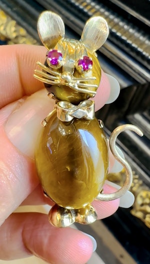 Yellow Gold,Ruby and Tiger's Eye Brooch.