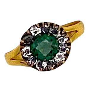 Victorian early paste cluster ring in 22 ct. gold