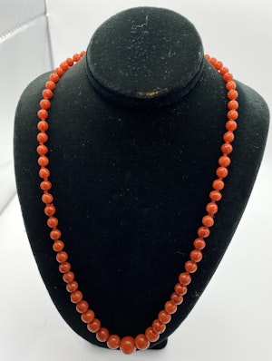 Red coral beads necklace with gold clasp