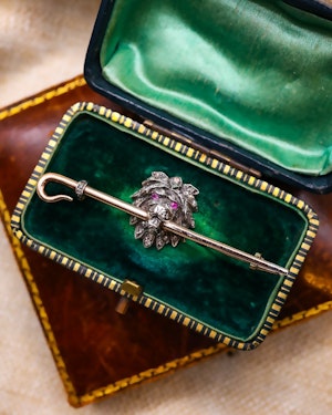 Downstairs at Grays: A very fine Antique Diamond & Ruby, Lion Head Stockpin Circa 1880