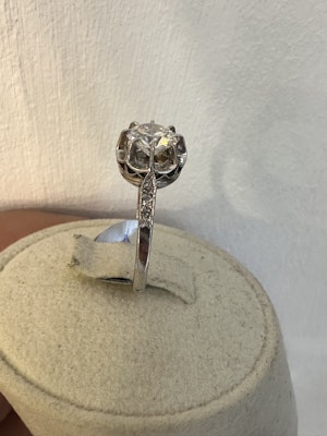 Art deco diamond platinum ring