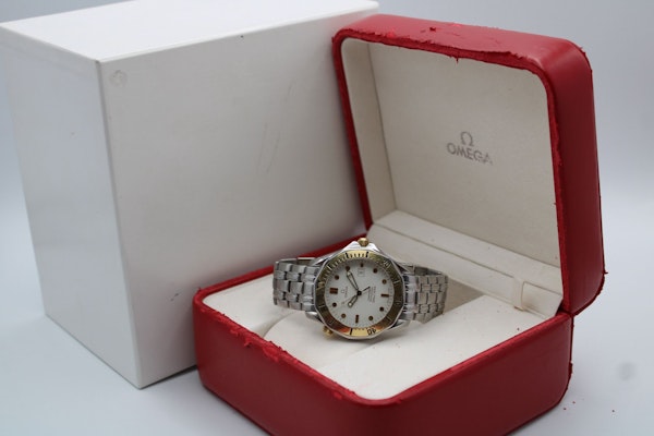 Omega Seamaster 2442.20.00 White Dial Quartz - image 2