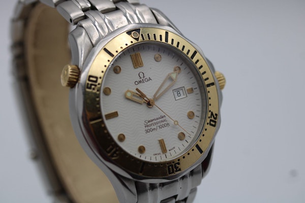 Omega Seamaster 2442.20.00 White Dial Quartz - image 3