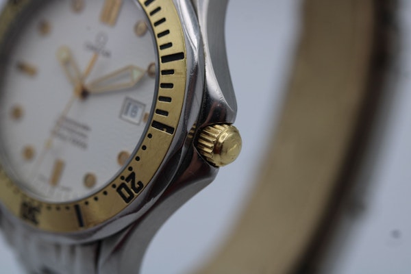 Omega Seamaster 2442.20.00 White Dial Quartz - image 10