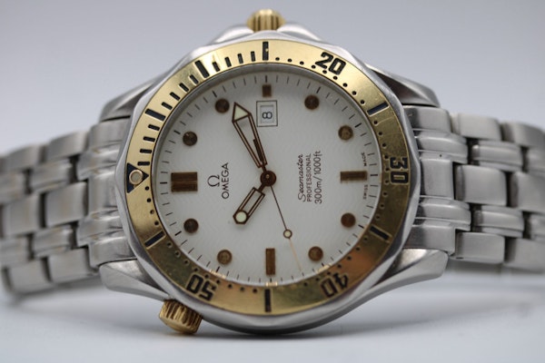 Omega Seamaster 2442.20.00 White Dial Quartz - image 8