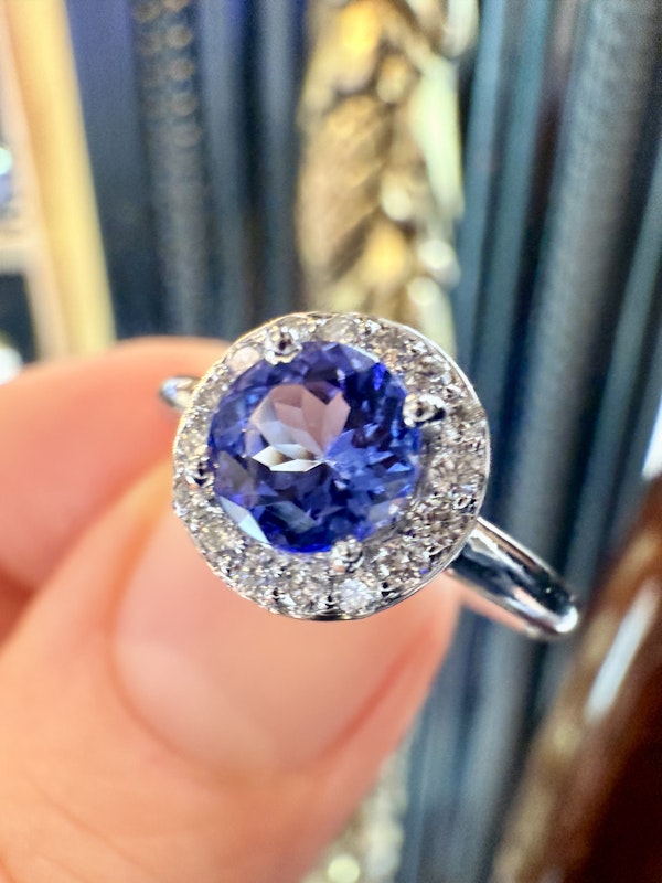 0.50ct Tanzanite & 0.23ct Diamond Ring - image 7