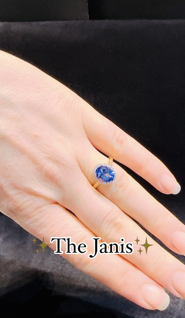 3.50ct Tanzanite & Diamond Ring. - image 1