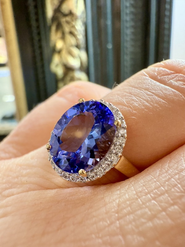 3.50ct Tanzanite & Diamond Ring. - image 3