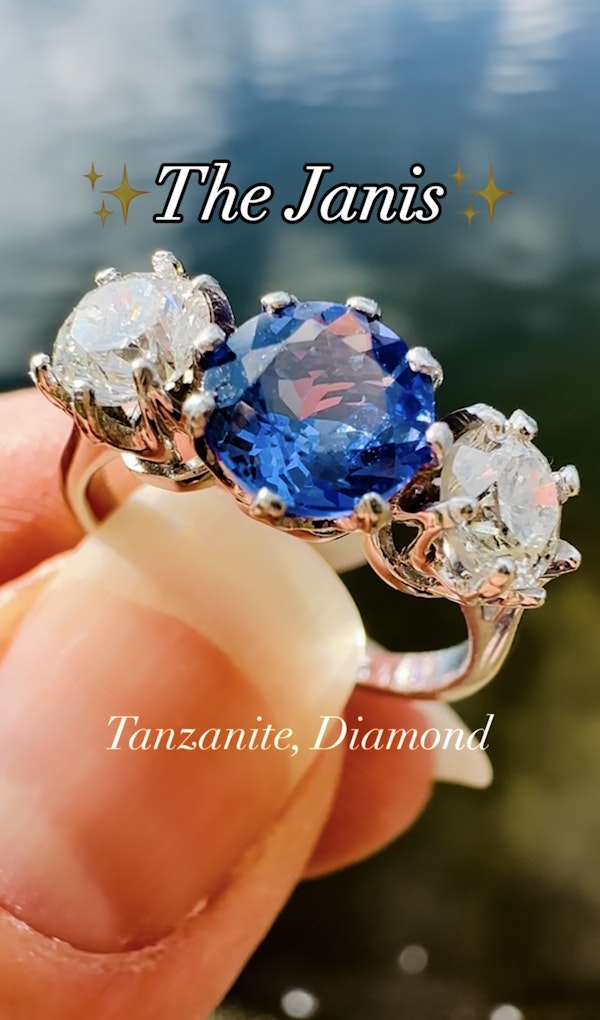 3-stone, 1.00ct Tanzanite & 0.70ct Diamond Ring. - image 4