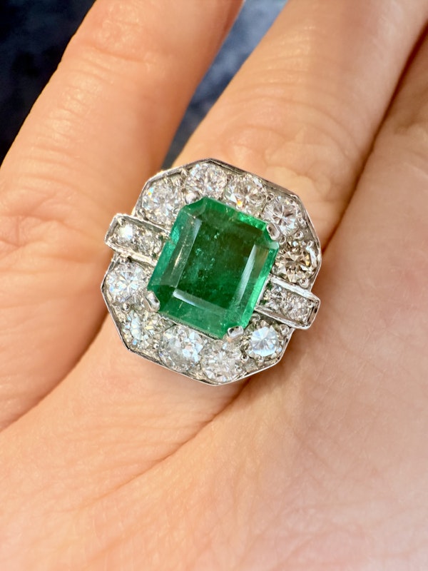 3.18ct Natural Emerald & 1.00ct Diamond Ring - image 2