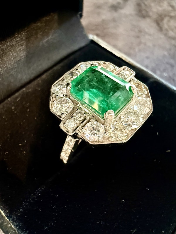 3.18ct Natural Emerald & 1.00ct Diamond Ring - image 7