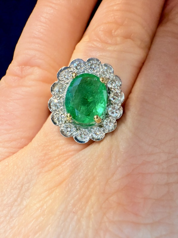 2.46ct Natural Emerald & 0.58ct Diamond Ring - image 8