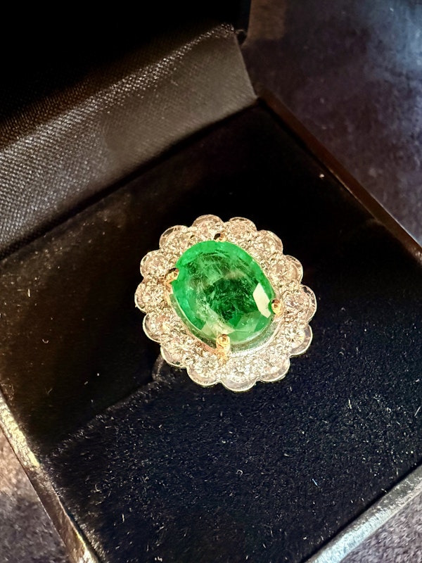 2.46ct Natural Emerald & 0.58ct Diamond Ring - image 9