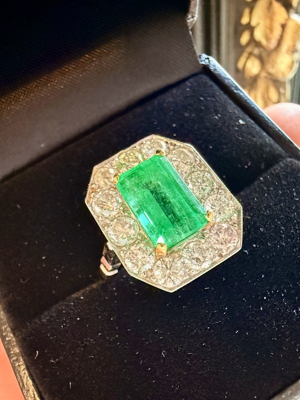 3.50ct Natural Emerald & 1.00ct Diamond Ring - image 5