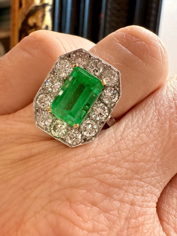 3.50ct Natural Emerald & 1.00ct Diamond Ring - image 7