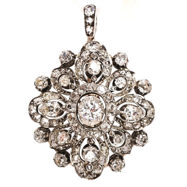 Downstairs at Grays: An important Antique, 15 ct Yellow Gold, Silver Tipped  9.60 Carat Diamond Pendant / Brooch / Hair Ornament, English Circa 1870. - image 5