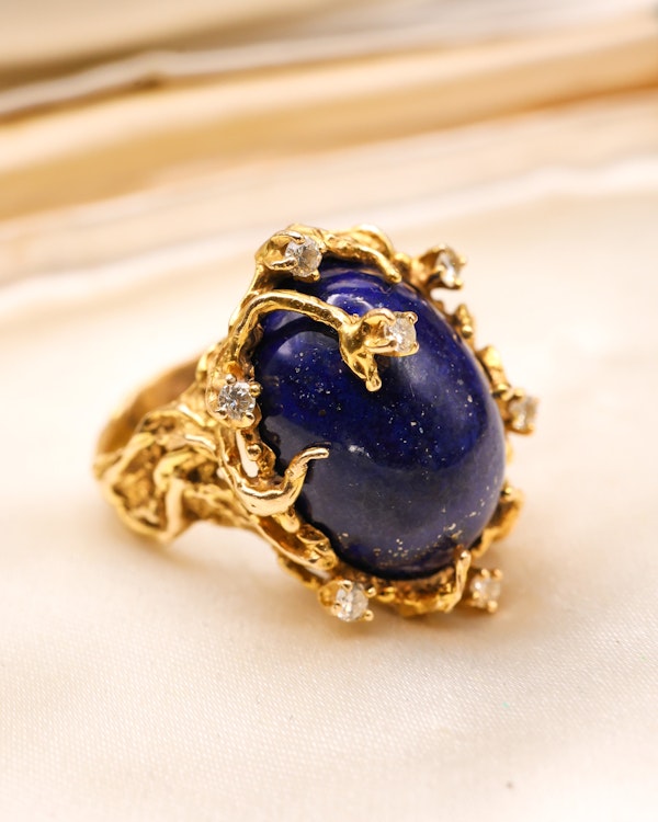 A very fine 14 ct. Yellow Gold Abstract Lapis Lazuli & Diamond Dress Ring Circa 1970. - image 5