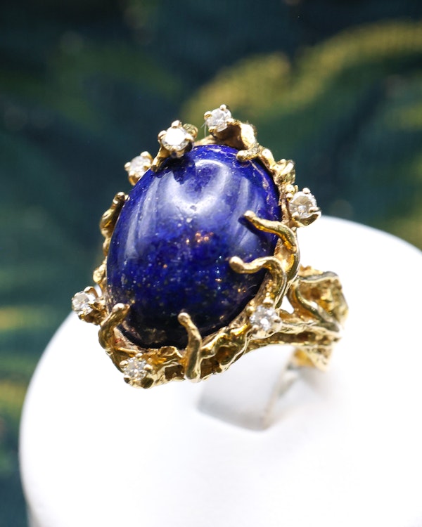 A very fine 14 ct. Yellow Gold Abstract Lapis Lazuli & Diamond Dress Ring Circa 1970. - image 1