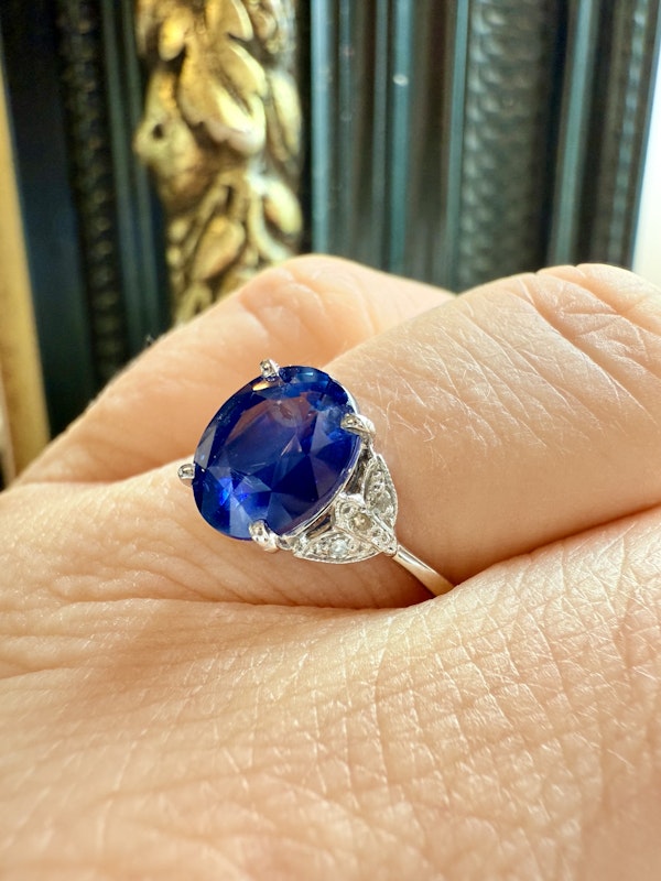 Platinum, 3.00ct Natural Blue Sapphire & Diamond Ring - image 9