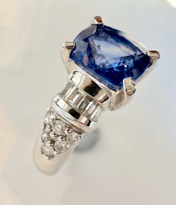 2.64ct Natural Blue Sapphire & 0.32ct Diamond Ring - image 5